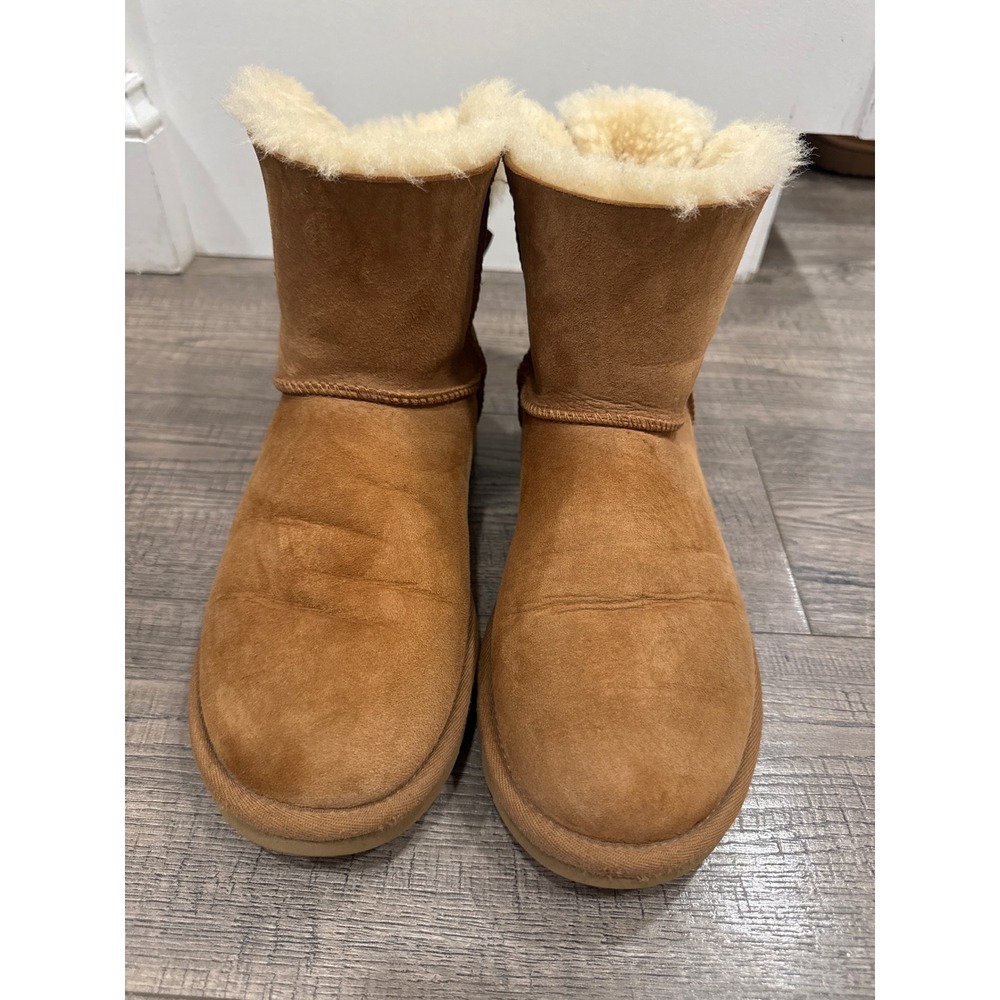UGG Women Bailey Bow II Chestnut Suede Sheepskin Boots 1016501 Size 9